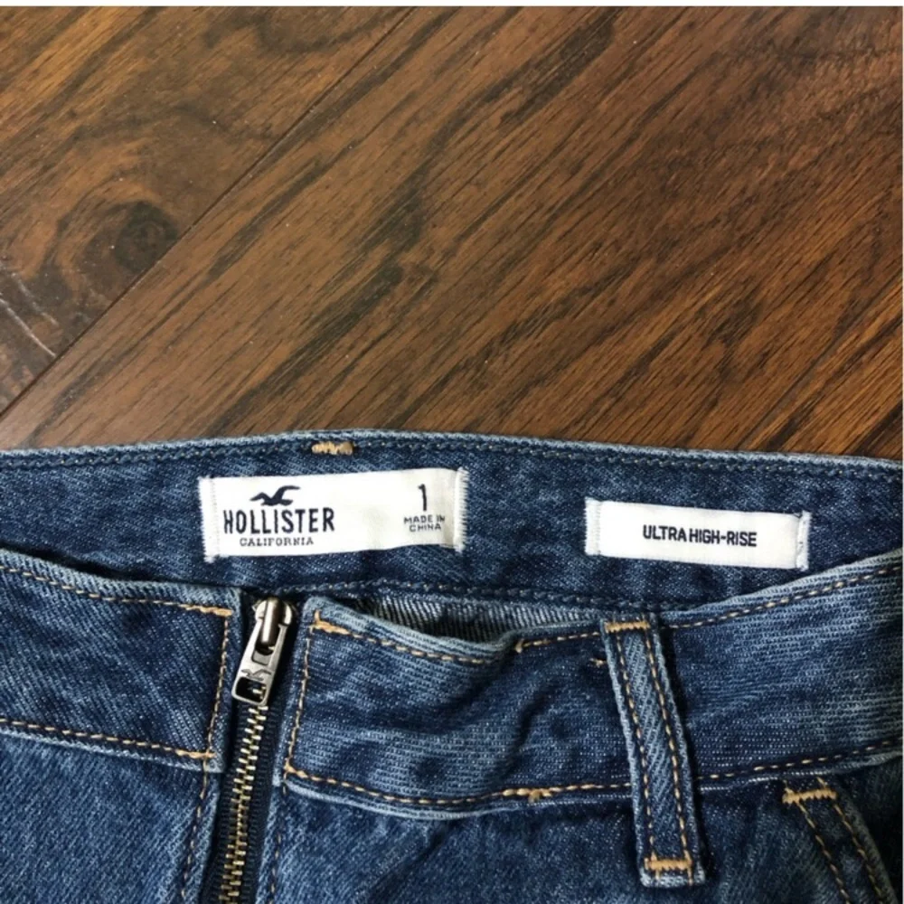 Hollister high rise mini Jean skirt - Picture 3 of 5